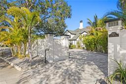 Picture of 2186 Coffee Pot Boulevard Ne, St Petersburg, FL 33704