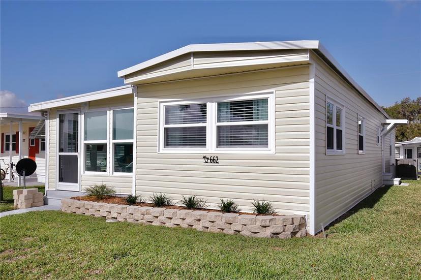 Picture of 662 Sinclair Circle, Tavares FL 32778