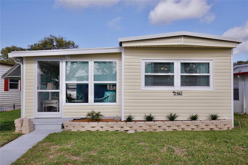 Picture of 662 Sinclair Circle, Tavares FL 32778