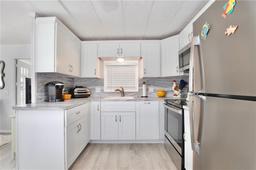 Picture of 662 Sinclair Circle, Tavares, FL 32778