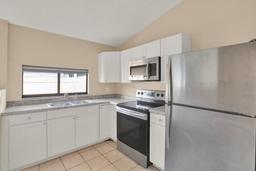 Picture of 11408 Midfield Way Unit 11408, Tampa, FL 33624