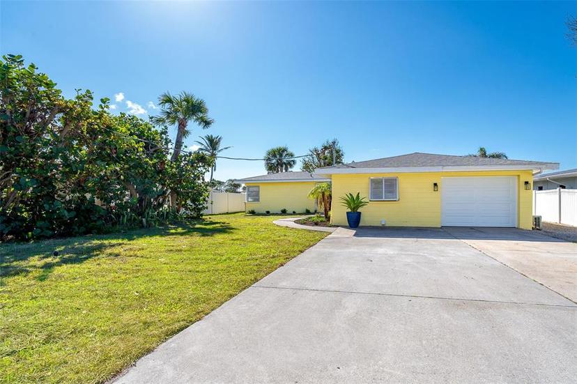 Picture of 275 North Drive, Englewood FL 34223