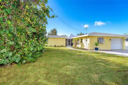 Picture of 275 North Drive, Englewood, FL 34223