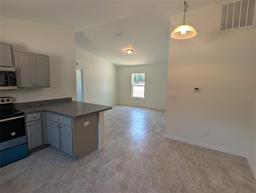 Picture of 67 NW Sparrow Road, Dunnellon, FL 34431