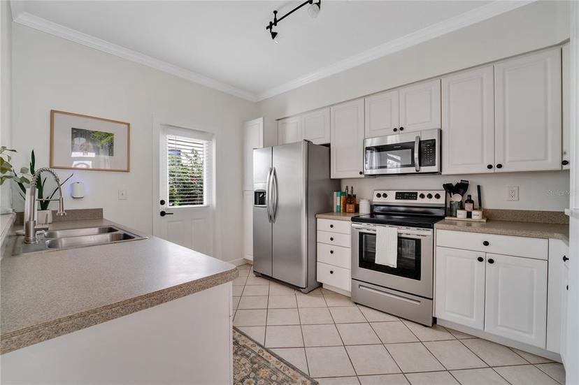 Picture of 2607 W Cleveland Street Unit B, Tampa FL 33609