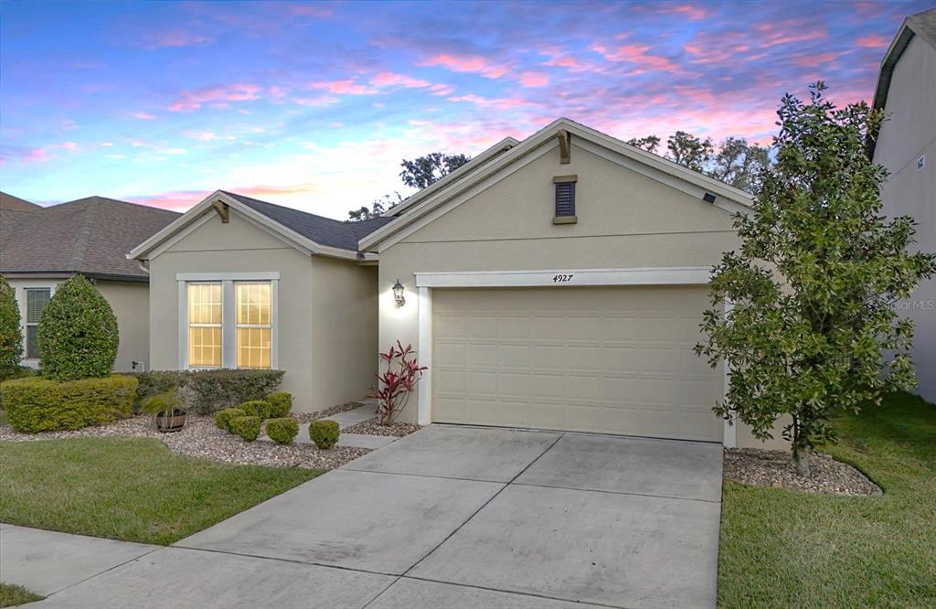 Picture of 4927 Rolling Green Drive, Wesley Chapel, FL 33543