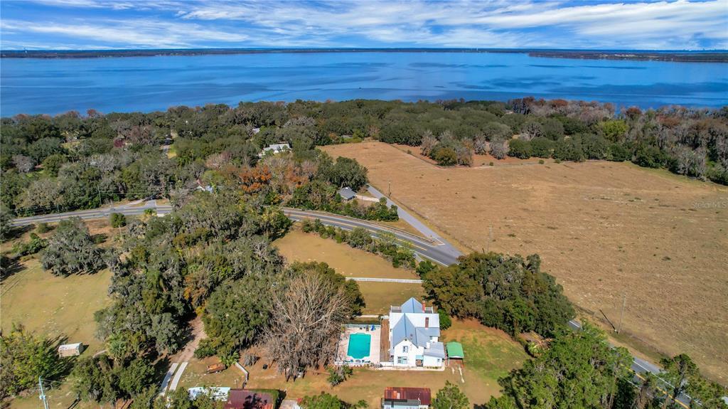 Picture of 9210 County Road 48, Yalaha, FL 34797