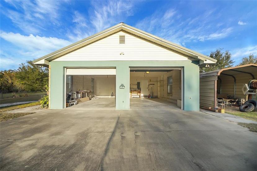 Picture of 9210 County Road 48, Yalaha FL 34797