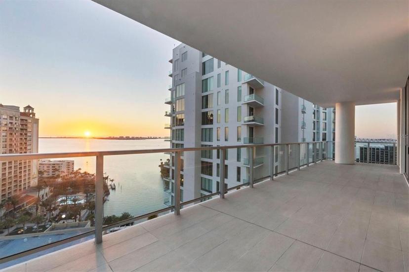 Picture of 301 Quay Commons Unit 1411, Sarasota FL 34236