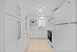 Picture of 4126 Heron Way Unit B113, Bradenton, FL 34205