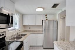 Picture of 2211 Sunset Drive Unit E3, Bradenton, FL 34207