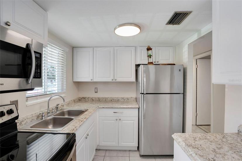 Picture of 2211 Sunset Drive Unit E3, Bradenton FL 34207