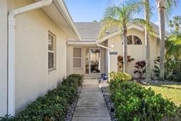 Picture of 174 Southampton Place S Unit 345, Venice, FL 34293