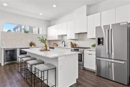 Picture of 881 6Th Avenue S, St Petersburg, FL 33701