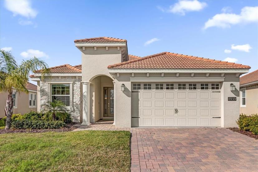 Picture of 8939 Fallen Oak Drive, Davenport FL 33896
