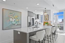 Picture of 145 2Nd Avenue S Unit 523, St Petersburg, FL 33701