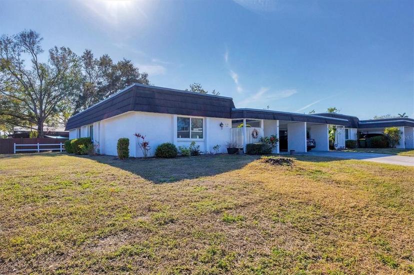 Picture of 3990 Overlook Bend Unit 19, Sarasota FL 34232