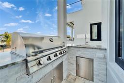 Picture of 6536 Simone Shores Circle, Apollo Beach, FL 33572
