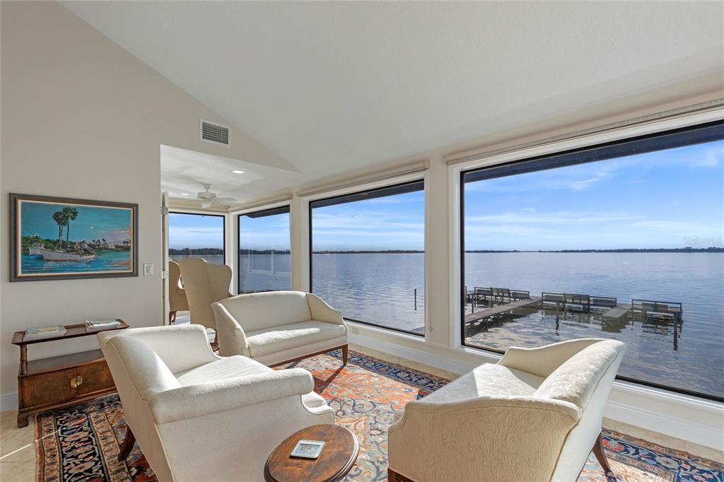 Picture of 343 N Mcdonald Street Unit 203, Mount Dora, FL 32757
