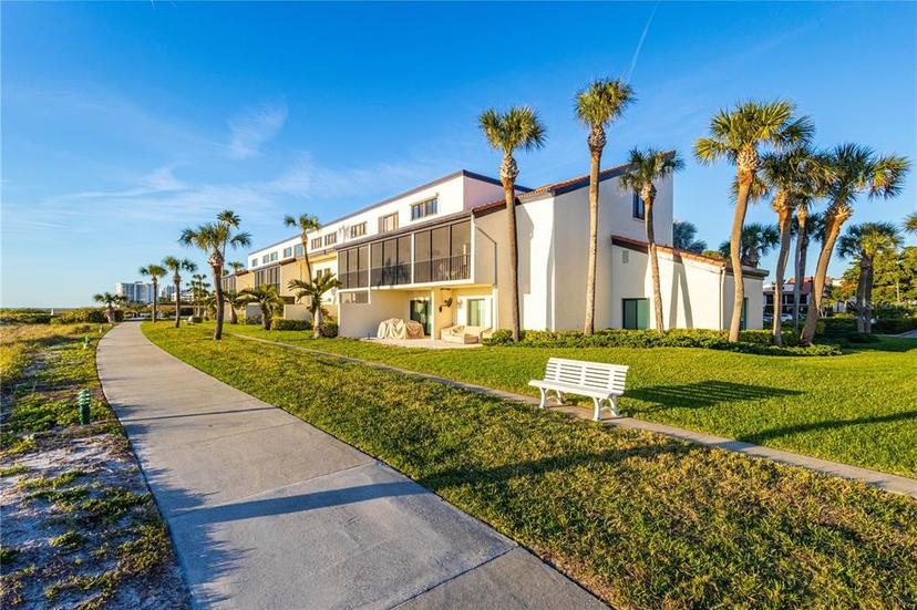 Picture of 2089 Gulf Of Mexico Drive Unit G1-205, Longboat Key FL 34228