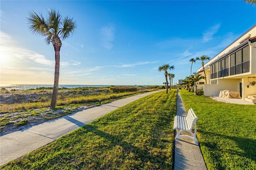 Picture of 2089 Gulf Of Mexico Drive Unit G1-205, Longboat Key FL 34228