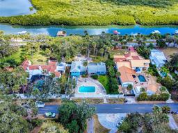 Picture of 634 N Riverside Drive, New Smyrna Beach, FL 32168