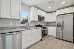 Picture of 629 7Th Street W, Lakeland, FL 33805