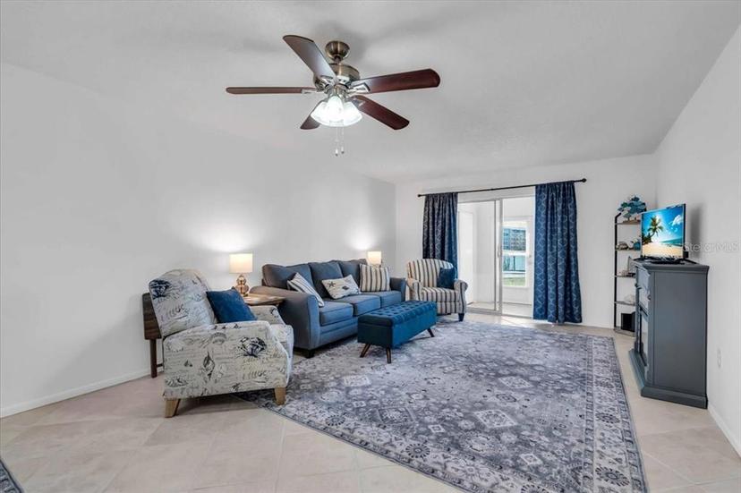 Picture of 3050 Lake Bayshore Drive Unit O-108, Bradenton FL 34205
