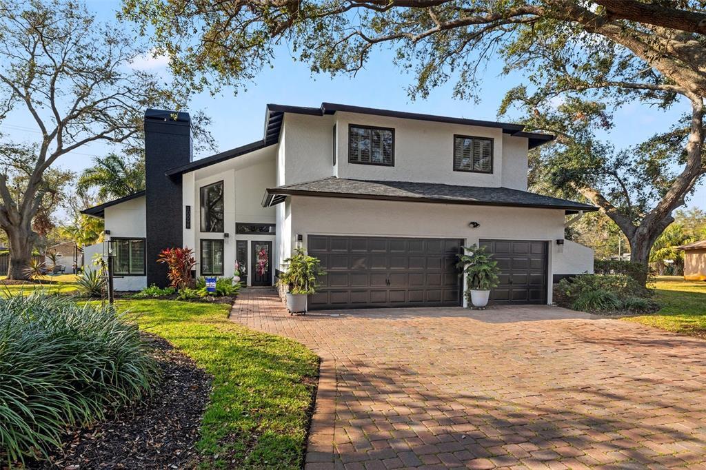 Picture of 10098 Oaks Lane, Seminole, FL 33772