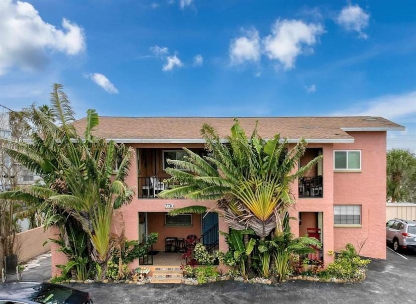 Picture of 7710 Bayshore Drive Unit 4, Treasure Island FL 33706