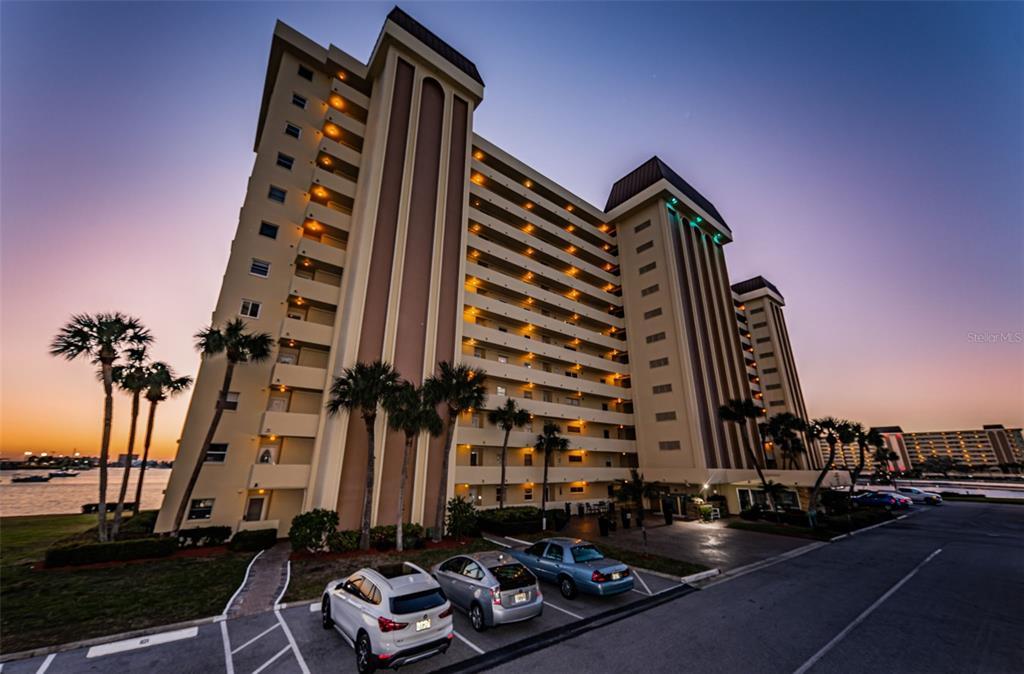 Picture of 4525 Cove Circle Unit 805, St Petersburg, FL 33708