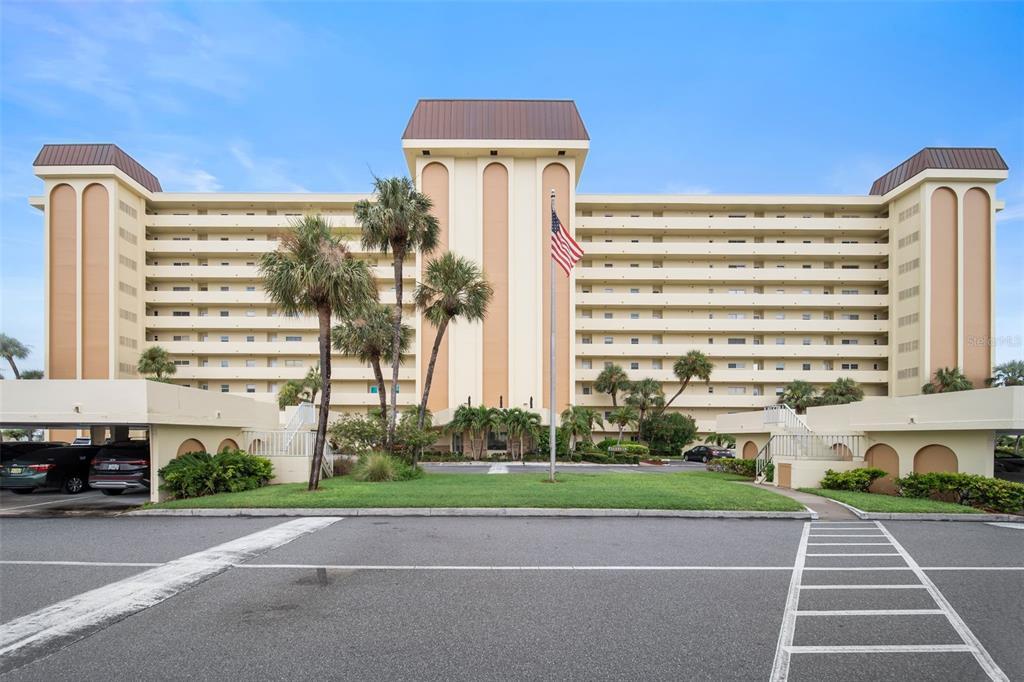 Picture of 4725 Cove Circle Unit 202, St Petersburg, FL 33708