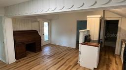 Picture of 214 N New Hampshire Avenue, Tavares, FL 32778