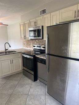 Picture of 158 Country Club Circle, Sanford, FL 32771
