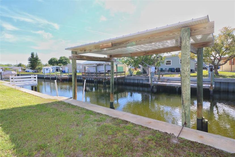 Picture of 114 W Saint Johns Way, Apollo Beach FL 33572