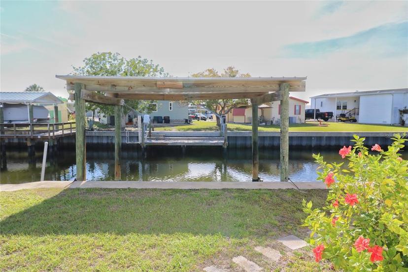 Picture of 114 W Saint Johns Way, Apollo Beach FL 33572