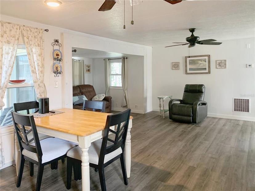 Picture of 114 W Saint Johns Way, Apollo Beach FL 33572