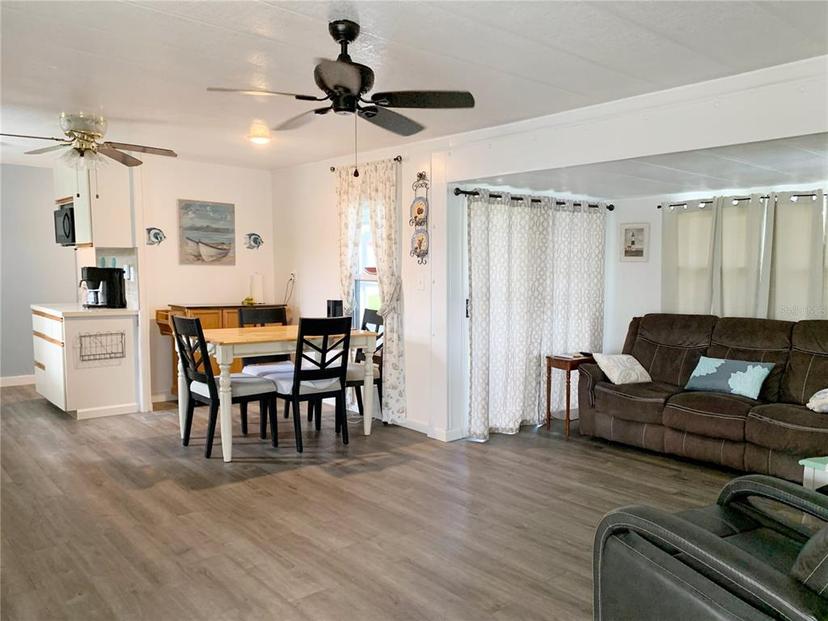 Picture of 114 W Saint Johns Way, Apollo Beach FL 33572