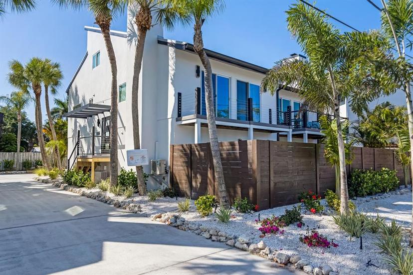 Picture of 6798 Sarasea Circle Unit 4, Sarasota FL 34242