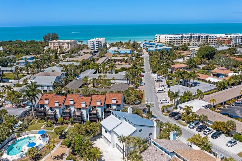 Picture of 6798 Sarasea Circle Unit 4, Sarasota FL 34242