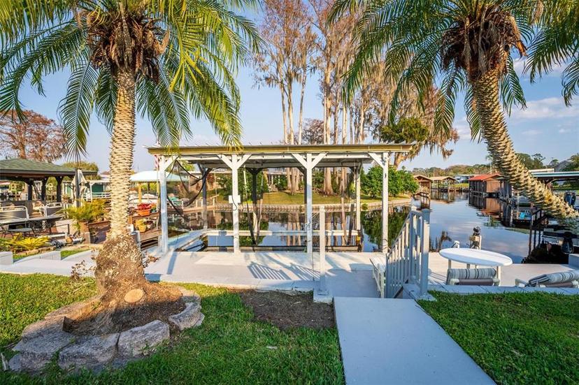 Picture of 920 Morningview Drive, Tavares FL 32778
