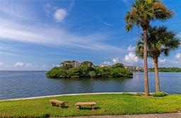 Picture of 5282 Beach Drive Se Unit D, St Petersburg, FL 33705
