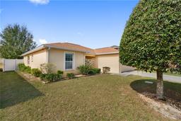 Picture of 6610 Crescent Loop, Winter Haven, FL 33884