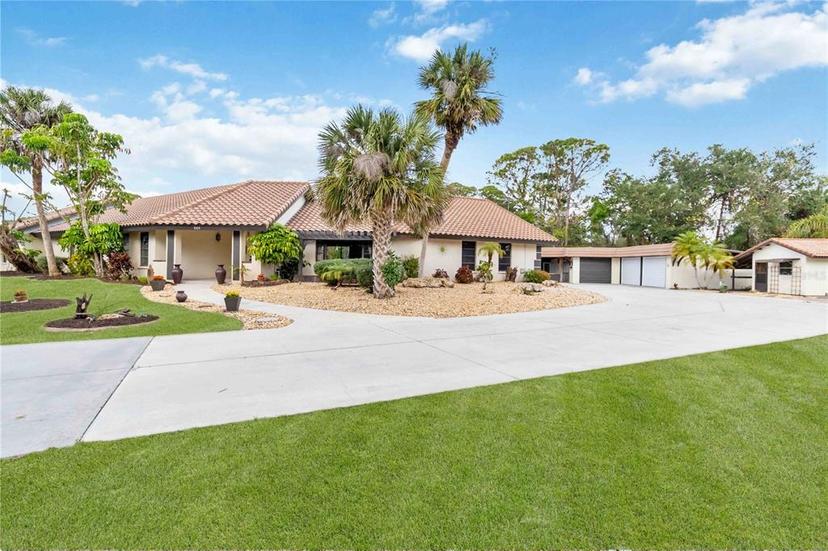 Picture of 265 Beaver Court, Venice FL 34292