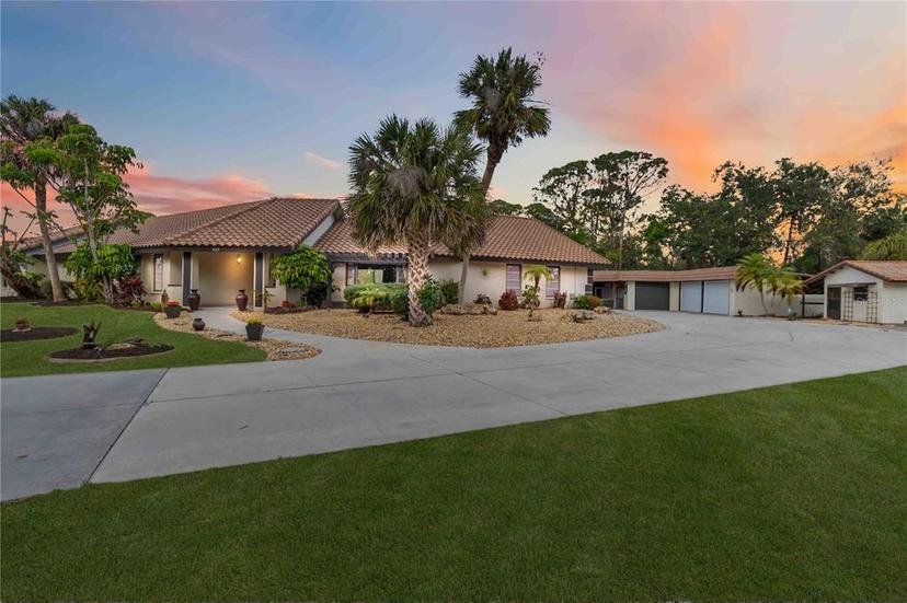 Picture of 265 Beaver Court, Venice FL 34292