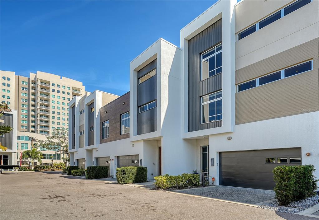 Picture of 211 Cosmopolitan Court Unit 211, Sarasota, FL 34236