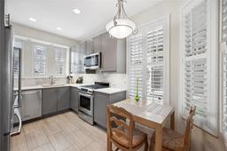 Picture of 2311 W Morrison Avenue Unit 13, Tampa, FL 33629