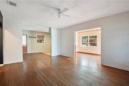 Picture of 900 Delaware Avenue, St Cloud, FL 34769