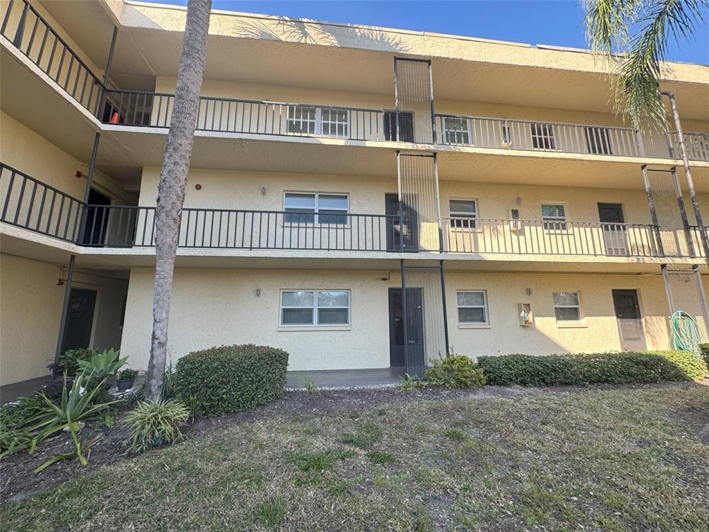 Picture of 11485 Oakhurst Road Unit 1200-2, Largo, FL 33774