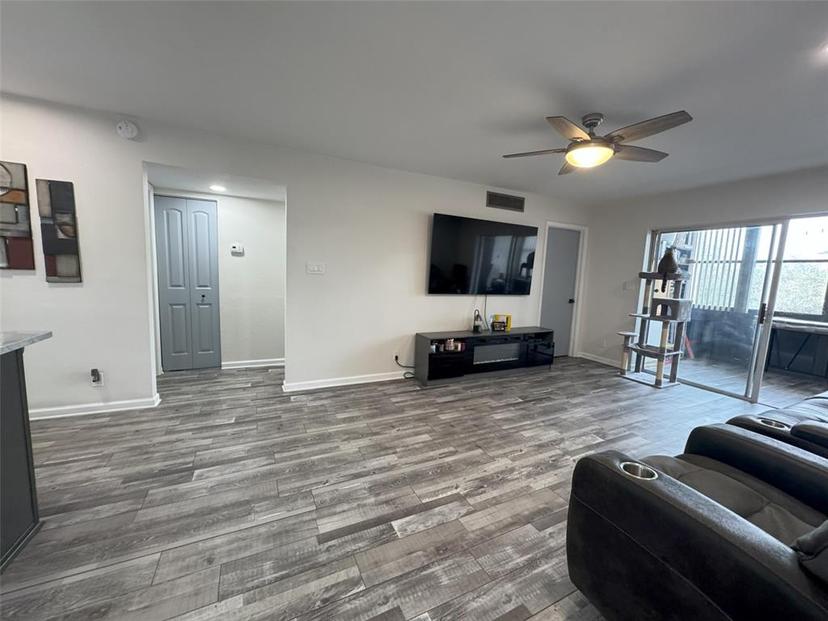 Picture of 11485 Oakhurst Road Unit 1200-2, Largo FL 33774